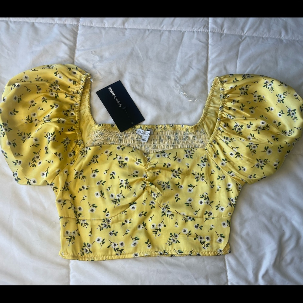 Beautiful, yellow, shoulder puff, silk crop top